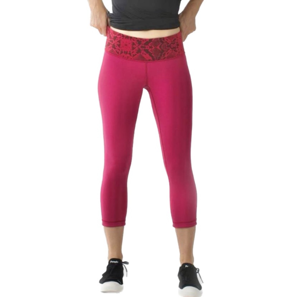 🍋LULULEMON- Reversible Pink/Coral Snakeskin Leggings